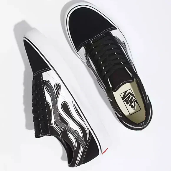 Vans Men’s Old Skool (Flame) Black/White
VN0A38G1K68
Sneakers - Picture 4 of 16